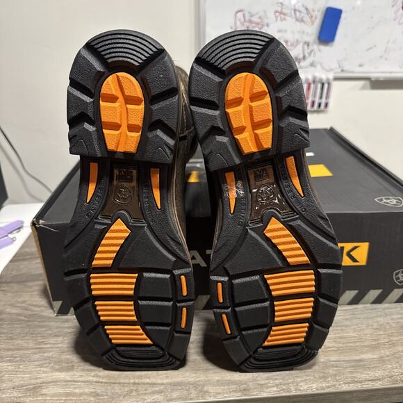 Athletic_Shoes